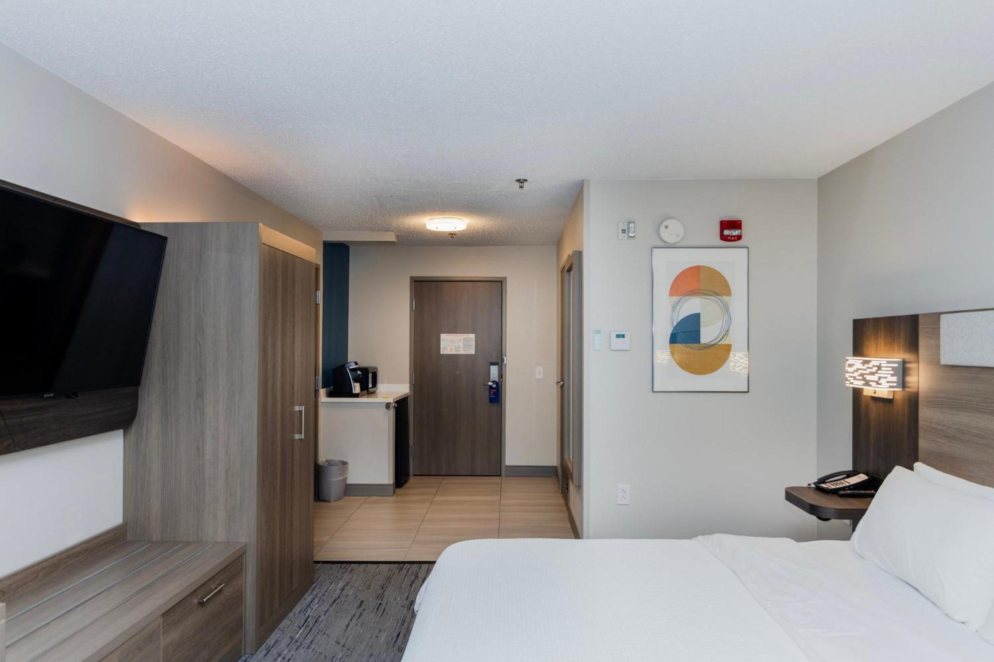 Hotel Express And By Ihg Marysville