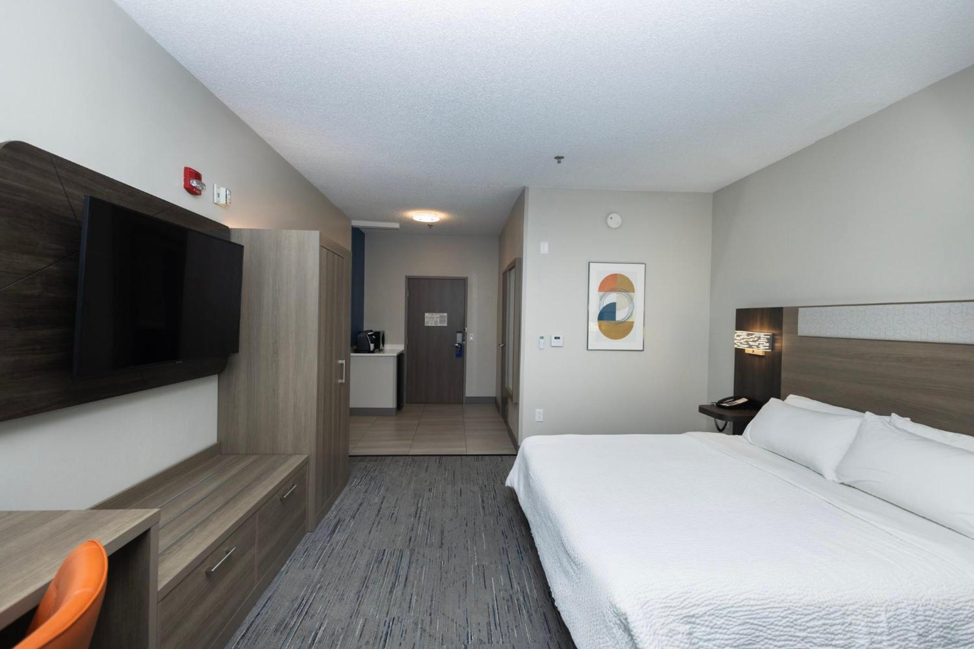 Hotel Express And By Ihg Marysville