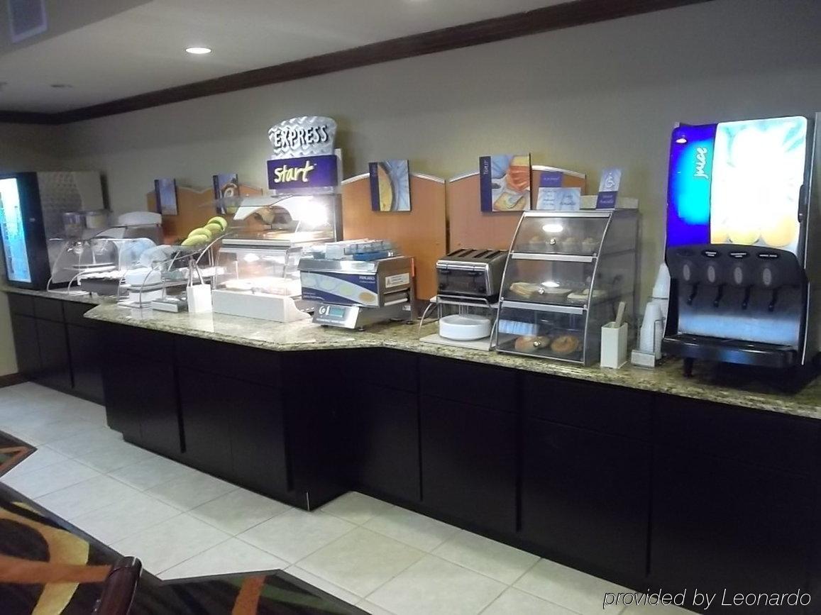 Hotel Express And By Ihg Marysville